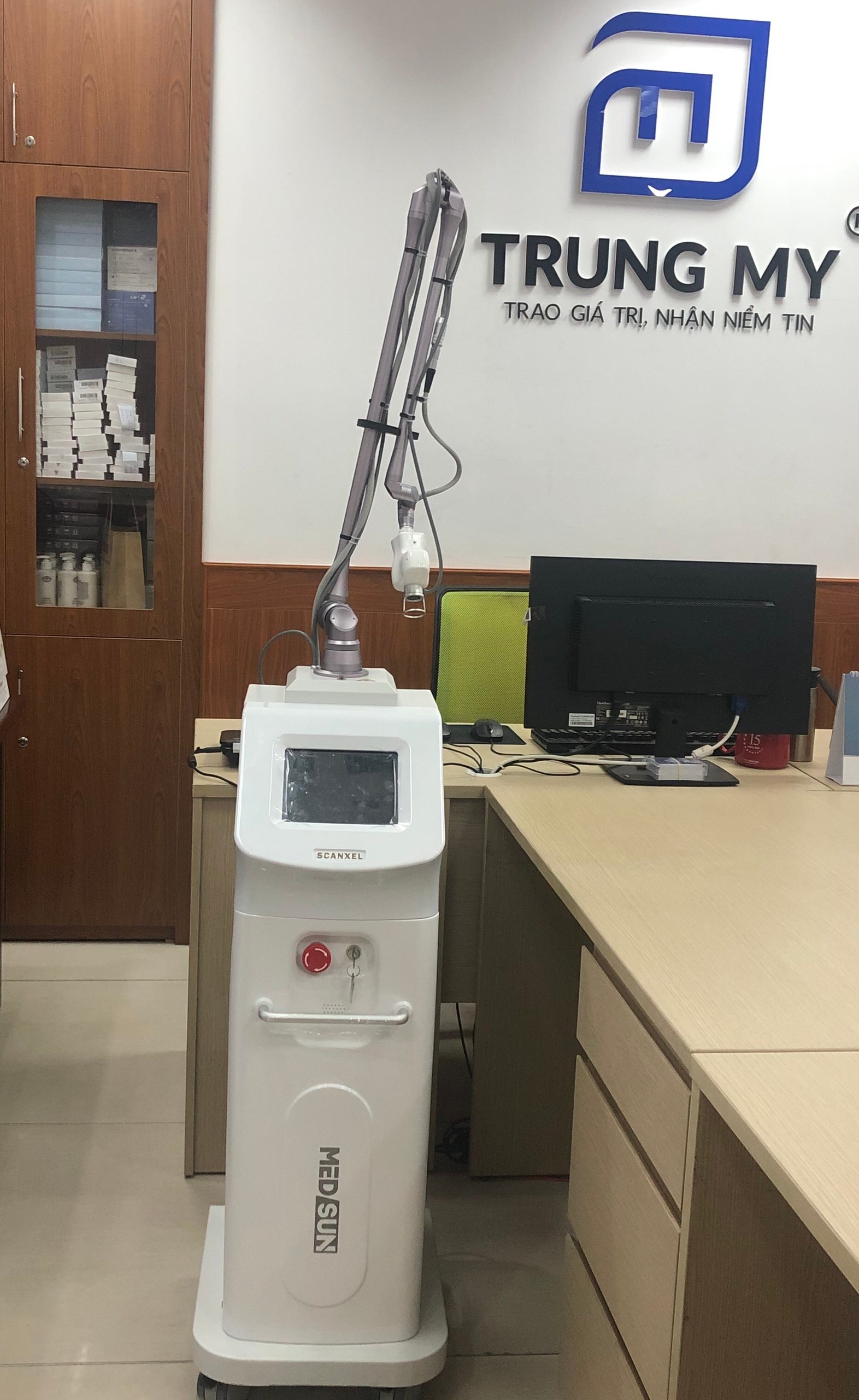  Trị sẹo bằng LASER CO2 FRACTIONAL